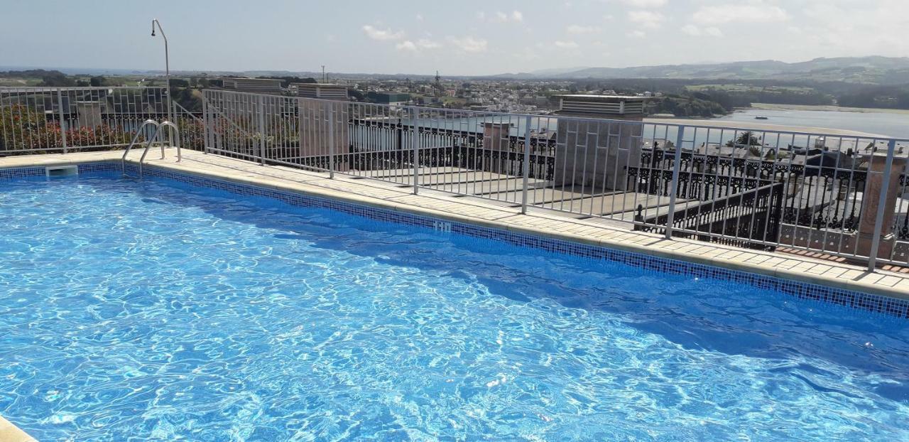 Atico Centrico Con Piscina Comunitaria Appartement Ribadeo Buitenkant foto
